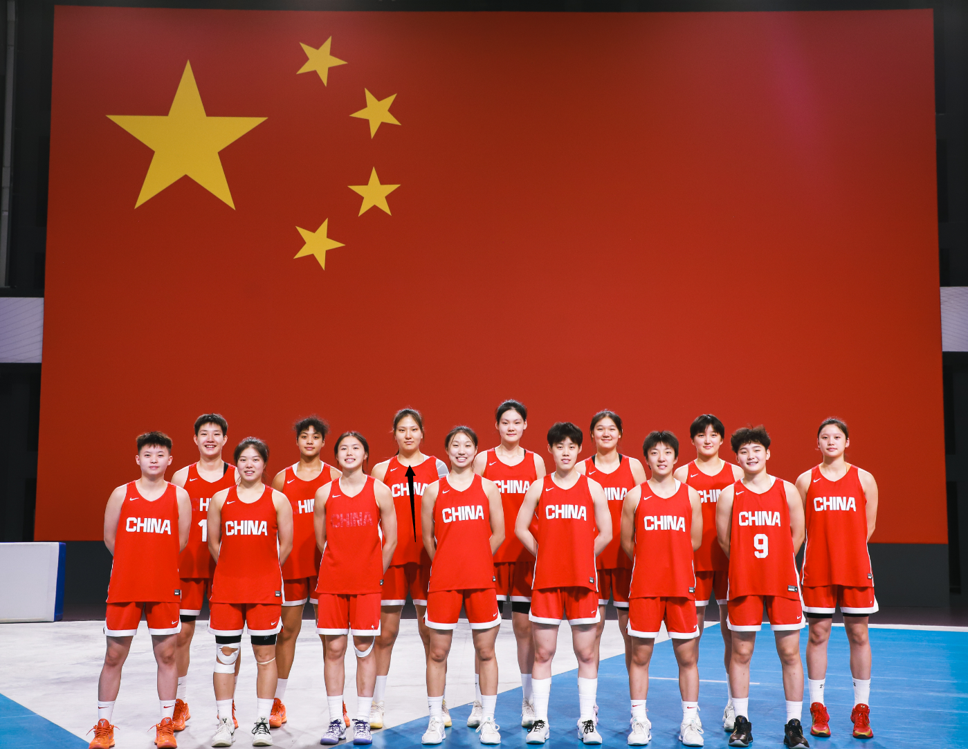 她仅在对阵, 可在U 她仅在对阵, 可在U